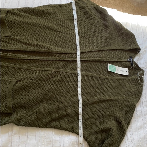 ❌SOLD NWT Olive Oversized Cardigan - Picture 6 of 9